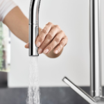 Hansgrohe Talis M54 210 slavina za sudoperu sa izvlačnim tušem